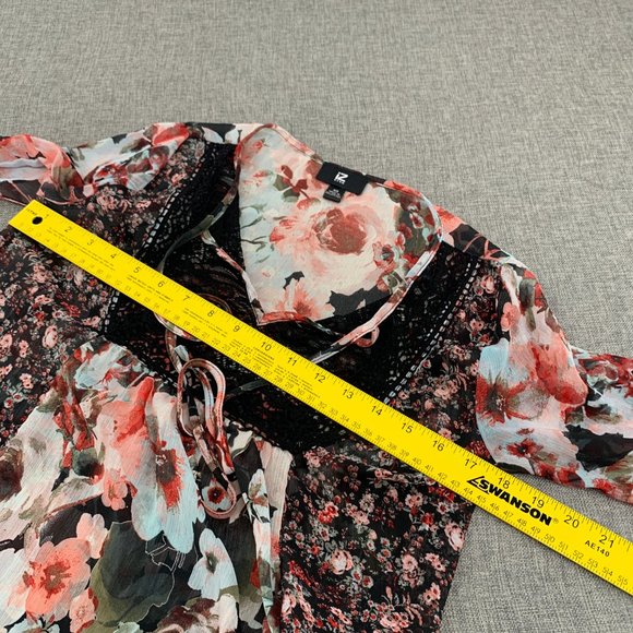 iZ BYER Delicate Lightweight Blouse Semi Sheer Lace V-Neckline XS 3/4th‎ Sleeve - Picture 8 of 15